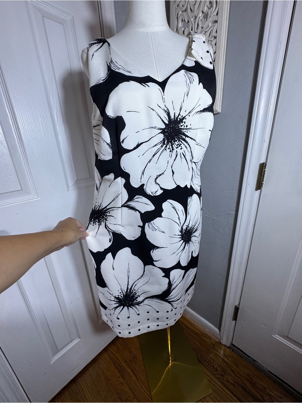 Talbots Bow Shoulder Floral Shift Dress Size 10 Black White Polka Dot Like New - Picture 3 of 11